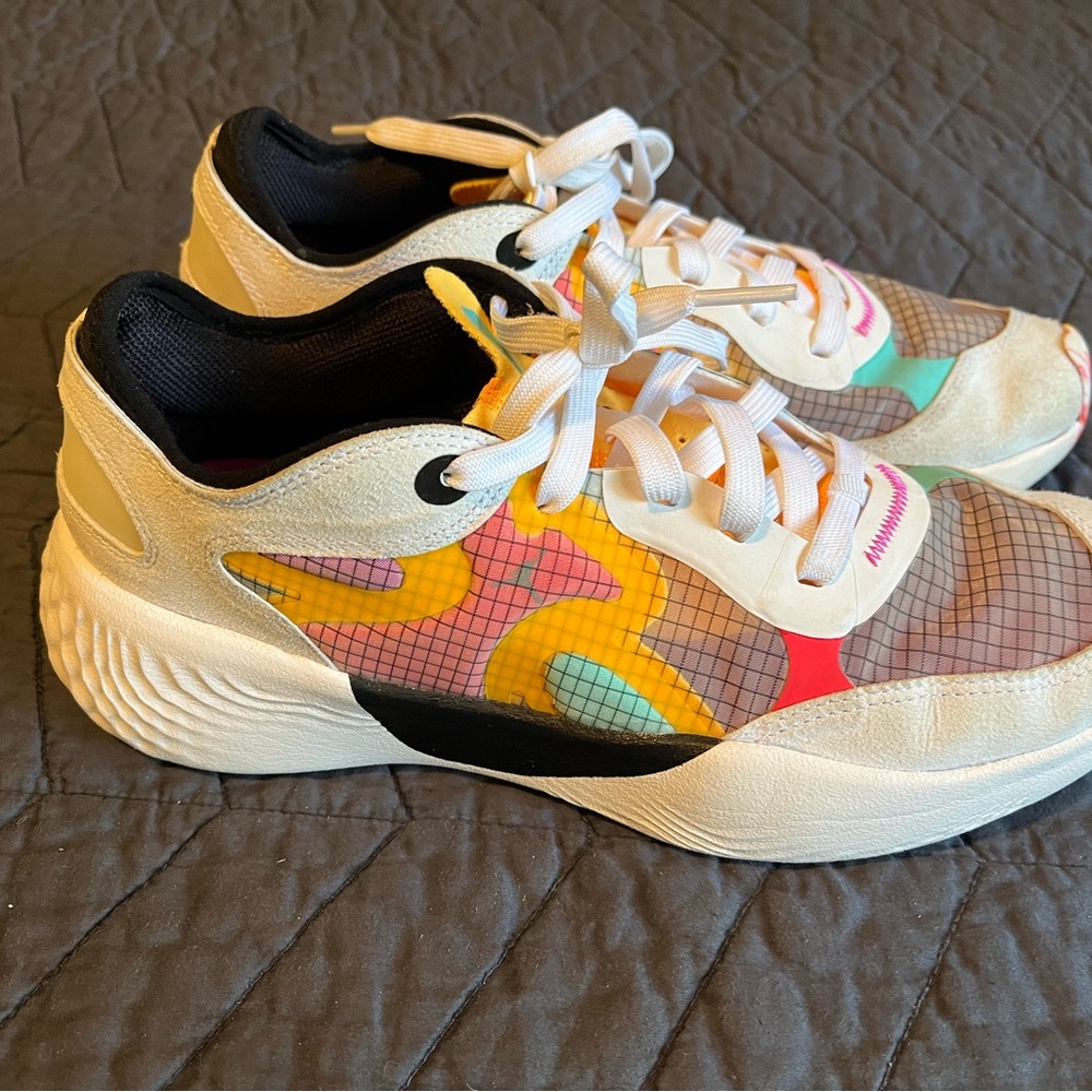 Jordan’s With Cool Color Way Euc - image 3